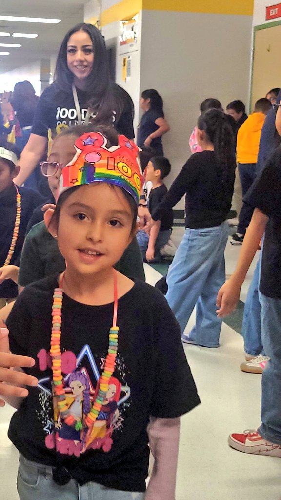 JJHansen26's tweet photo. “From day 1 to day 100 — look how far we’ve come! Go, Hornets!🌟 #100thDay” #TeamSISD #ThrivingAtTheHive https://t.co/MwRGA6zeRw