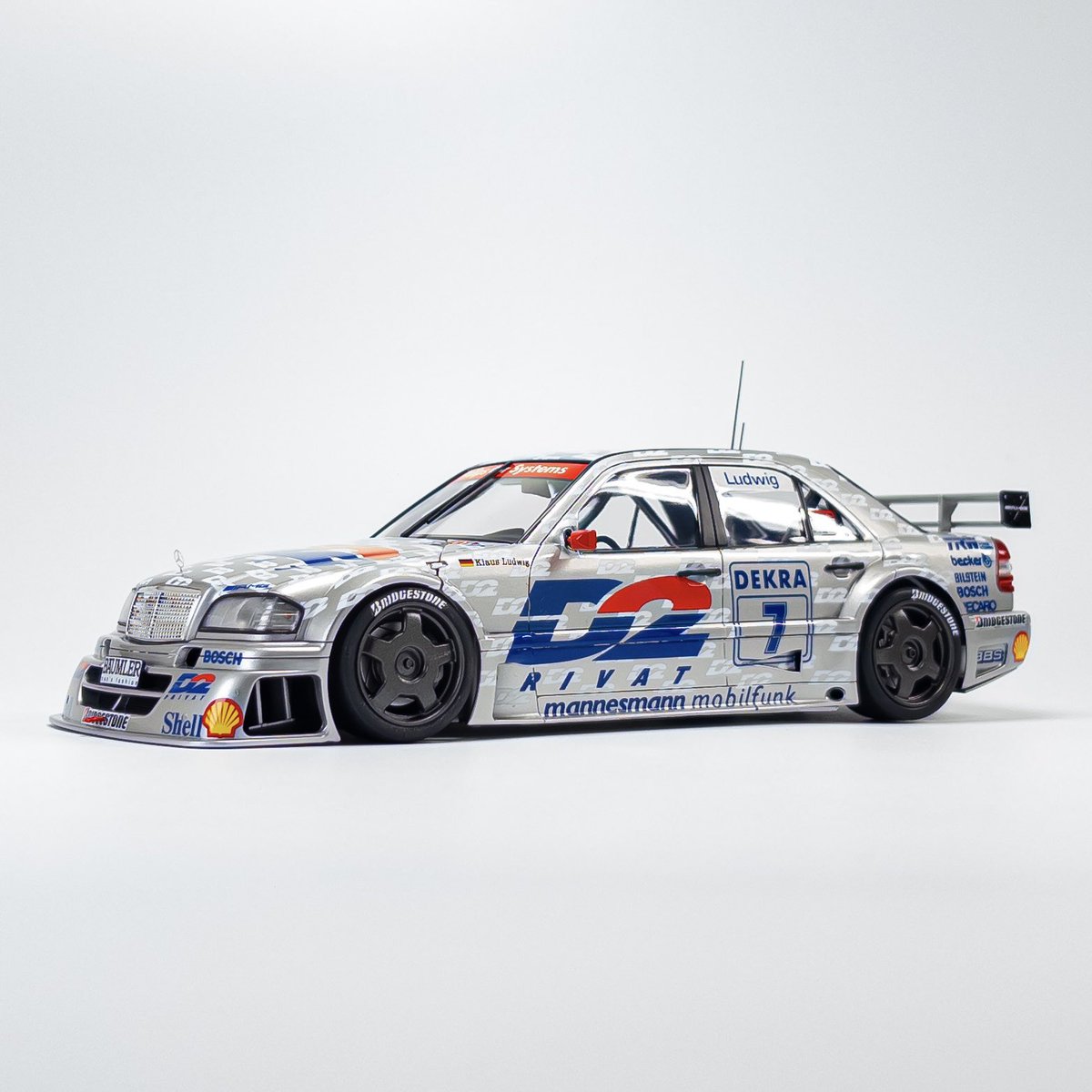 タミヤ AMG メルセデス Cクラス DTM 1994チャンピオン 完成しました
