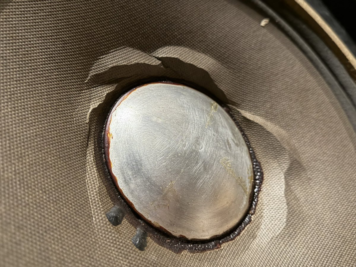 efmaniac's tweet image. なんやこれ…

どないなっとんねん

#speaker 
#スピーカー 
#jbl