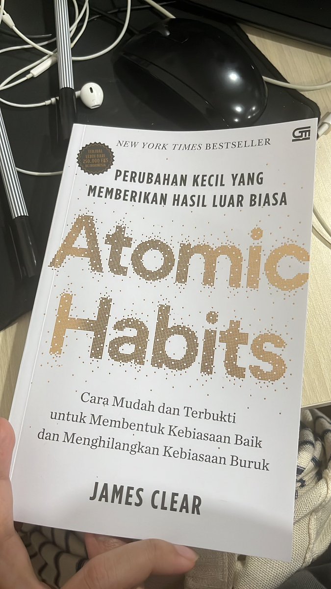 farusalman's tweet photo. Buku yang dibaca paling semangat adalah buku yang lagi kita pinjam part2 https://t.co/ws8unnjh8r