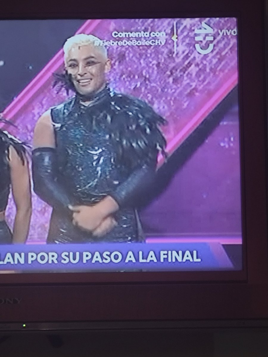 natydiazp's tweet photo. #FiebreDeBaileCHV No me van a negar que Juanfra daba aires de lujuria de Sandman https://t.co/3E5cFEArhj