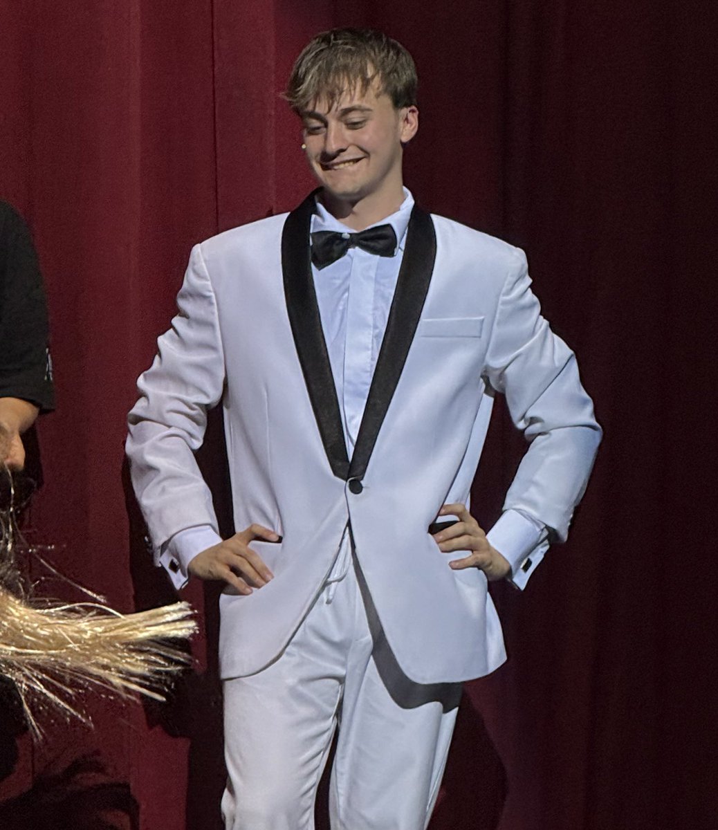 muy feliz cumpleaños al ser humano más angelado de este mundo 🤍 
moski, deseo que hoy y todos los días de tu vida seas extremadamente feliz, que hagas lo que te gusta sin presiones, y que disfrutes de tu presente !! te amo con cada parte de mi corazón, para toda la eternidad