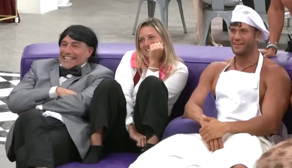 fui ellos viendo el baile de furia y adrian
#FuriaEnElInternado 
#ElInternadoMega