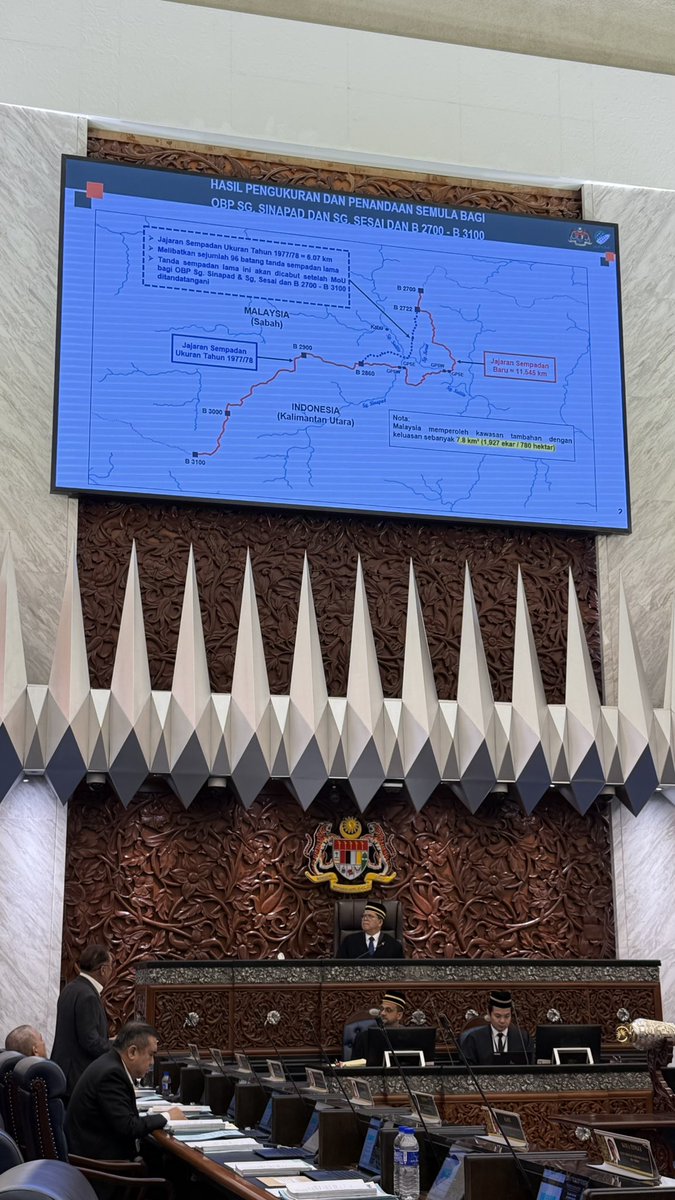 “Kalau tak tahu, tanya! Jangan maki hamun, tipu helah!” 🔥🔥

Jarang sekali PMX hilang sabar. 

Tapi hari ini beliau naik suara sangkah tomahan pembangkang.

PMX menerangkan keputusan persempadanan Malaysia-Indonesia dalam parlimen berdasarkan Konvensyen British - Belanda sejak