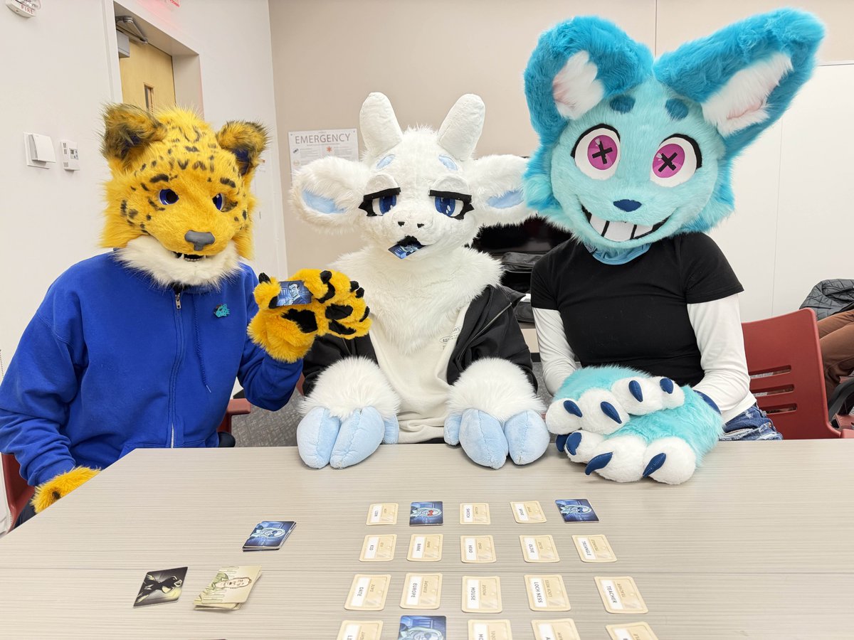 VT_Soap's tweet photo. Board game night! https://t.co/QZEI4bzmb3