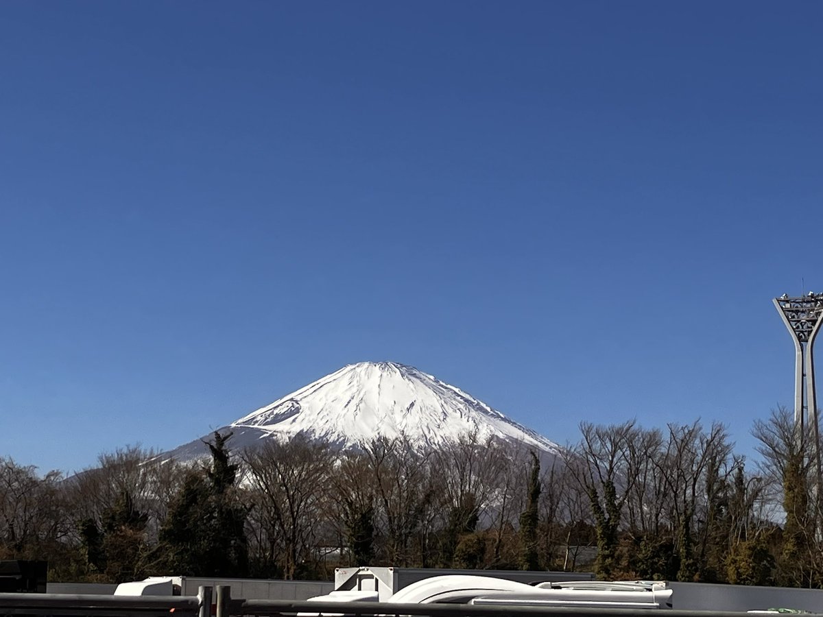 SAで昼ごはん休憩🍜