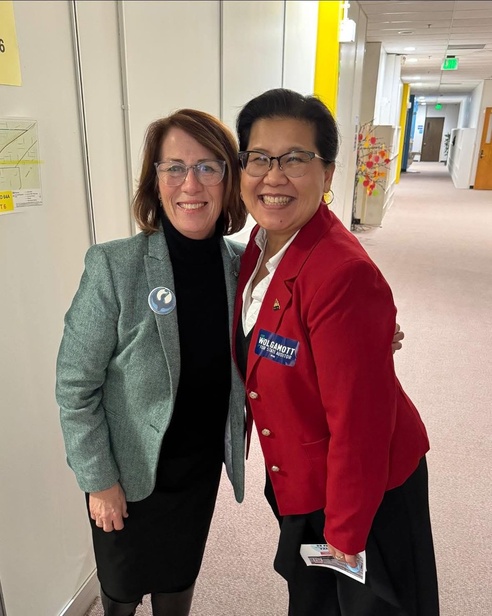 epmurphymn's tweet photo. With my Mayor Kaohly Her, caucusing in the #Mighty64. We are together in the fight for Minnesota’s future. https://t.co/mBrD4yXtEa
