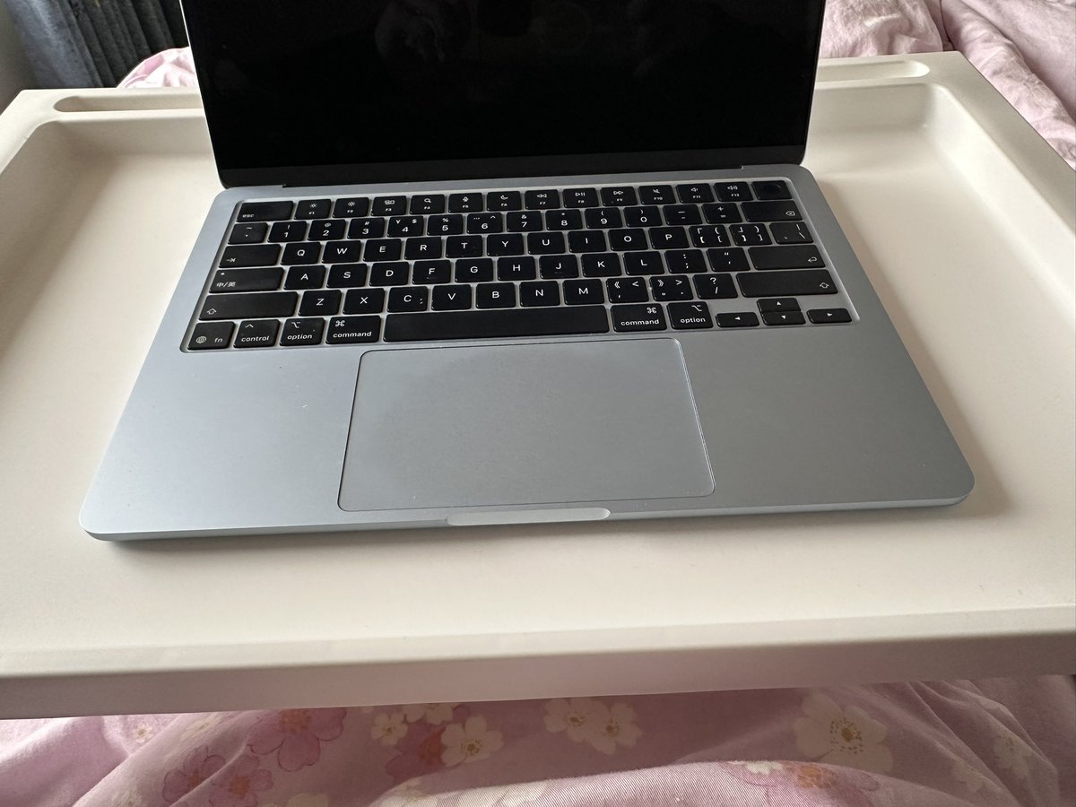 最顶级的办公环境往往无需额外的装修技巧…

也不必配置通勤豪车和司机…