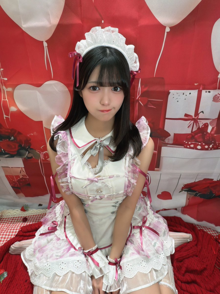 🧸🔖

【バレンタイン＆ホワイトデー宿題チェキ発売中♡】
mooove.official.ec/items/133572053