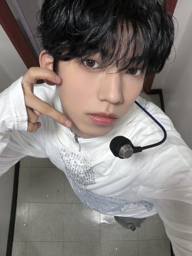 8TURN Members tweet media