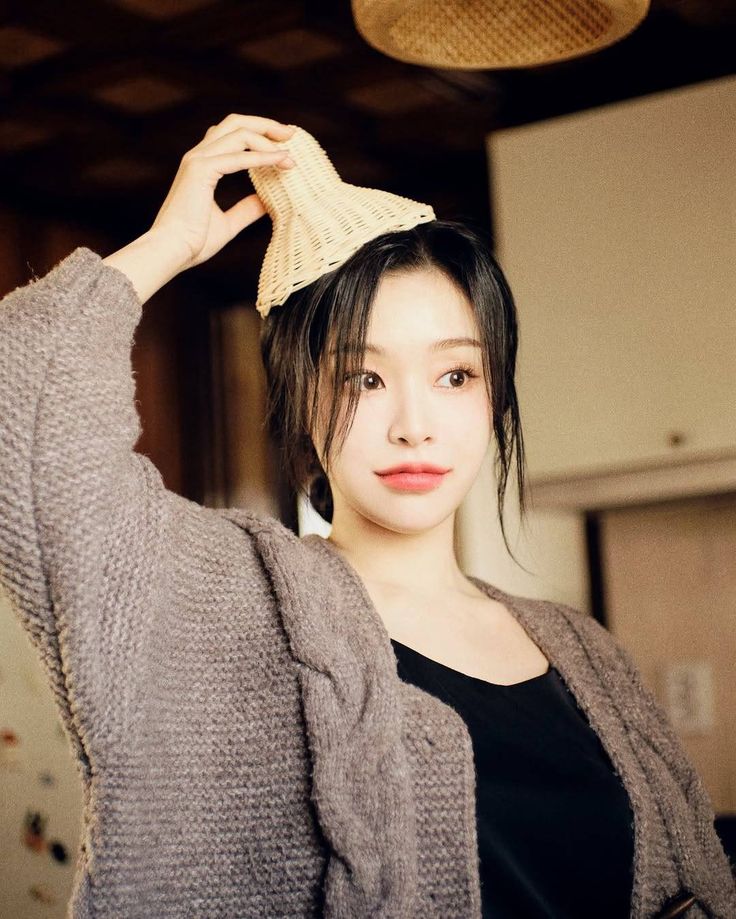 mongstaff's tweet photo. Happy Birthday to our Fox Maknae Lee Gahyun, 
who grew up to be a cool and talented person who walks her own path 🎂🦊 🥳
Looking forward to the photobook
and the debut of actress Gahyun~
#드림캐쳐 #가현 #HappyGAHYUNday #Dreamcatcher #GAHYUN https://t.co/AywqOLKC0u
