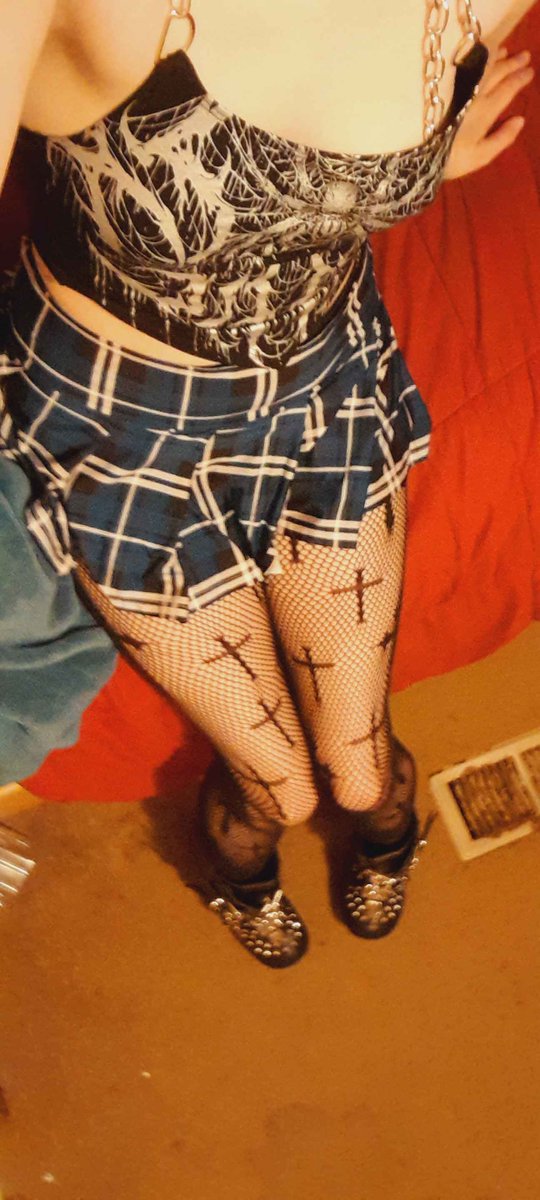 StrawberrinKay's tweet photo. #goth #gothgirl #alternat https://t.co/laFi1fc6Rl