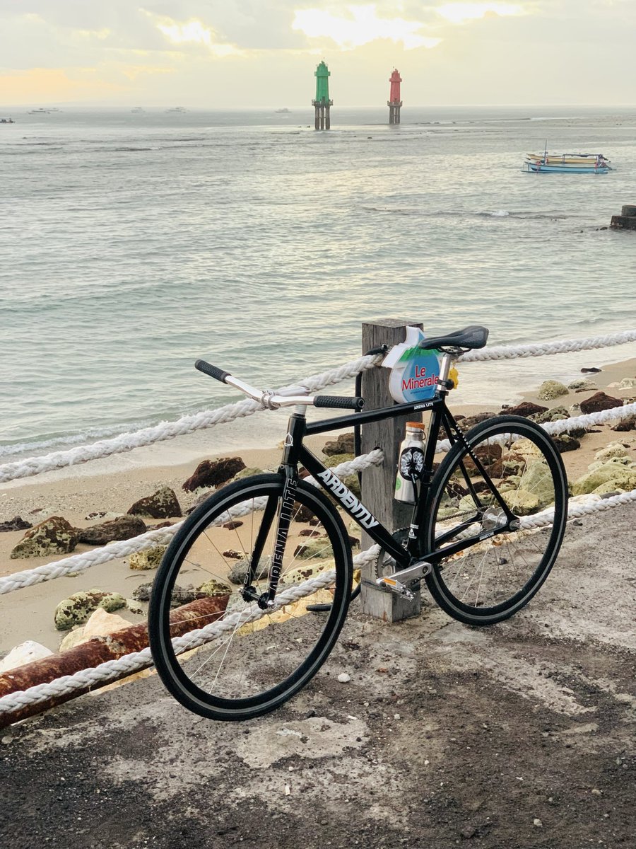 zaenpwr's tweet photo. WTS Frame Only 
Ardently Arena Lite Size M 52 cm
Pembelian Desember 2025
2.500 k free seatpost
Fast Respon Wa : 085738587253
#fnfjb https://t.co/8WX9CNm4sx