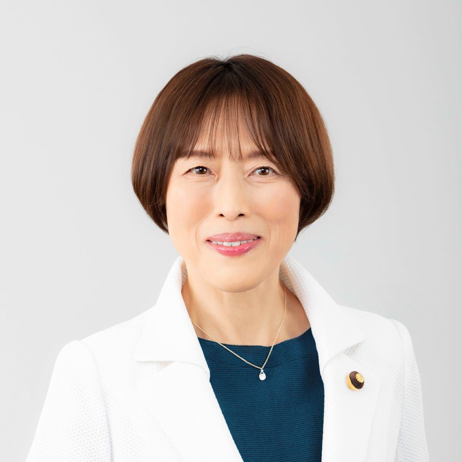 dztp's tweet photo. ネトウヨは高市のポートレートを大量にポストする。最初は不快感しか覚えないが、何度も見ると慣れて親しみが湧く。たぶん狙ってやってる。だから左派も党首の顔をもっと出した方がいい。見慣れれば嫌悪感は薄れる。というわけで、私は共産党の田村智子さんに、平和で暮らしやすい日本をつくってほしい https://t.co/83fIjqif6y