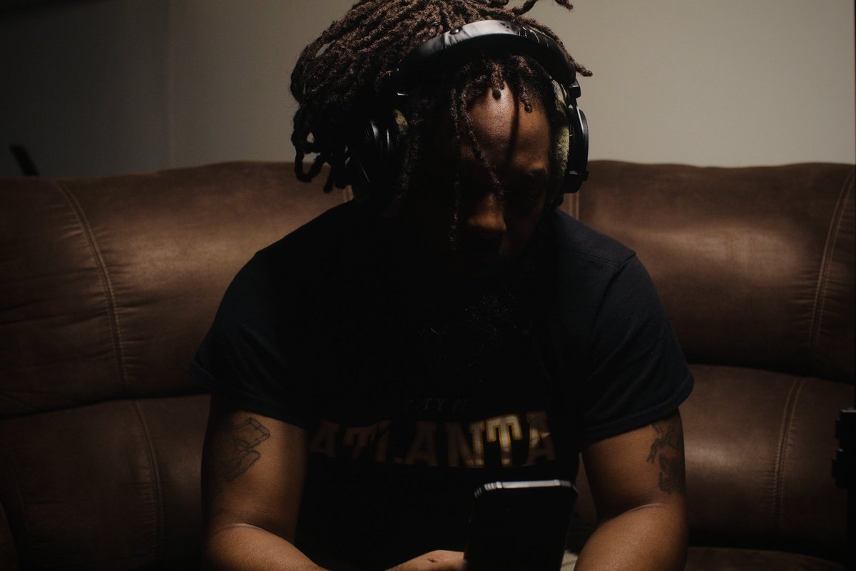 THEREALGHOSTMAN's tweet photo. Taking pics https://t.co/g37Tfz7kL7