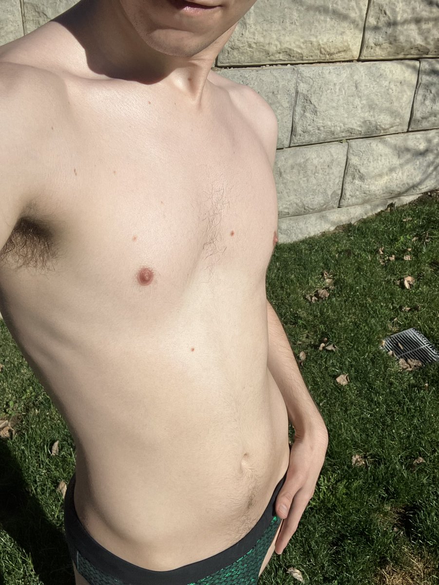 FletcherHallX's tweet photo. I love seeing at least some progress on my tits, even if it’s so slight 😂 

#nsfw #tinynipples #gayboy #tanning https://t.co/e6VfDPSdEV