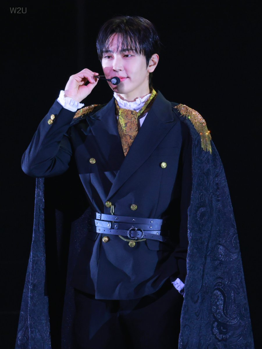 260201
뮤지컬 The Mission: K 커튼콜

코멘트는 사치다🤦‍♀️

#재윤 #JAEYOON