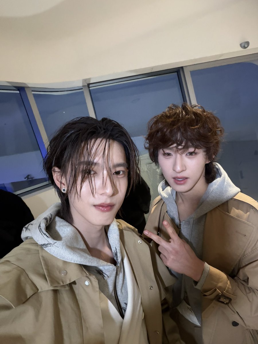 สมาคมแก๊งลูกเจี๊ยบรายงานตัว <a href="/kongjiro_/">Kong.Jiro</a> 

POOH PAVEL SEOUL 2026FW

 #MMAMxPoohPavel