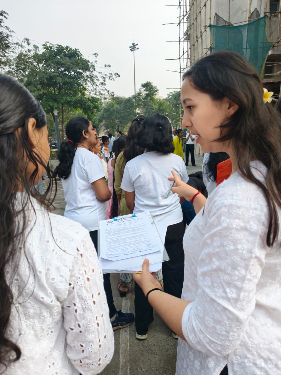 VoiceOfPalava's tweet photo. 🏥 On 26 Jan 2026, #VoiceOfPalava conducted a Signature Campaign for the Hospital at #CasaRio, #PalavaCity across all societies.
Residents showed tremendous support, urging @PalavaTheCity @LODHA to complete the incomplete hospital for 25,000+ families in Phase 1. @CMOMaharashtra https://t.co/wZnjMLZSsa