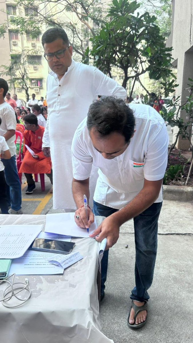 VoiceOfPalava's tweet photo. 🏥 On 26 Jan 2026, #VoiceOfPalava conducted a Signature Campaign for the Hospital at #CasaRio, #PalavaCity across all societies.
Residents showed tremendous support, urging @PalavaTheCity @LODHA to complete the incomplete hospital for 25,000+ families in Phase 1. @CMOMaharashtra https://t.co/wZnjMLZSsa