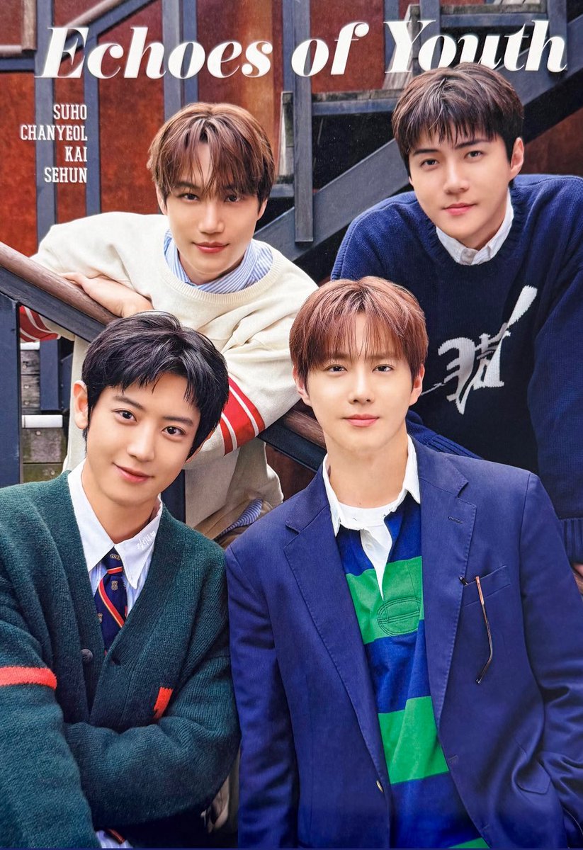 milkys_1127's tweet photo. EXO-L-Japan 회지 
EXO’s School Days 번역 #엑소

Q1. 어릴 땐 어떤 아이었어?

#찬열
🍒중학교 2학년 때까지 꽤 낯을 가려서, 조용한 아주 평범한 아이었어요. 집에서는 다른 아이들과 다르지 않게, 부모님 말씀을 잘 듣지 않고 장난하거나 게임을 아주 좋아하는 아이었습니다. 누나랑은 언제나 싸우기만하고(웃음). 운동하는 걸 싫어해서 항상 만화책을 보거나 애니메이션 등을 보고 놀았어요. 일본 만화책을 많이 읽었네요. 드래곤볼, 슬램덩크, 데스노트 라던가. 누나의 영향으로 소녀만화도 읽었어요.

#세훈
🐥어릴 때는 장난꾸러기라 어쨌든 친구랑 노는 걸 가장 좋아했어요. 초등학생 때는 휴대폰을 가지는걸 부모님으로부터 허락 받지 못해서, 항상 집 전화로 친구로부터 “놀자!” 는 연락을 받았어요. 연락이 없어도 근처 공원에 가면 항상 친구가 있었어요. 좋은 시절이었죠(웃음). 집에서는 부모님 말씀을 듣지 않고, 공부나 숙제를 안해서 늘 혼났었어요.

#수호
🐰어릴 적 저는 영재라고 불릴 정도로 총명하고, 용기 있고 자신 넘치는 아이였어요(웃음). 부모님 말씀도 잘 듣고, 장난 같은 것도 치지 않았어요. 산 근처에 살았었기 때문에 곤충을 찾으러 산에 가기도 했어요. 장난꾸러기 에피소드라면, 자전거를 타다가 넘어져 다친 정도일까요.

#카이
🐻어릴 때는 재밌고 즐거운 것을 굉장히 좋아해서, 항상 뛰어다니며 놀았어요. 동네에서도 뛰어다니고, 이웃집 강아지에게도 인사를 한다던가(웃음). 장난치는 걸 아주 좋아하는 아이었기 때문에 둑 위를 걷다가 떨어진 적도 있었어요. 찢어지거나 골절되거나, 다치는 일이 많았어요. 바닥에 이불을 깔고 점프해서 떨어져서 뼈에 금이 간 적도 있어요. 에너지가 넘치는 아이었기 때문에 초등학생이 되고 나서는 어머니가 제 에너지를 소모시키기 위해 여러가지 학원에 보냈어요. 특히 운동 계열로요(웃음).