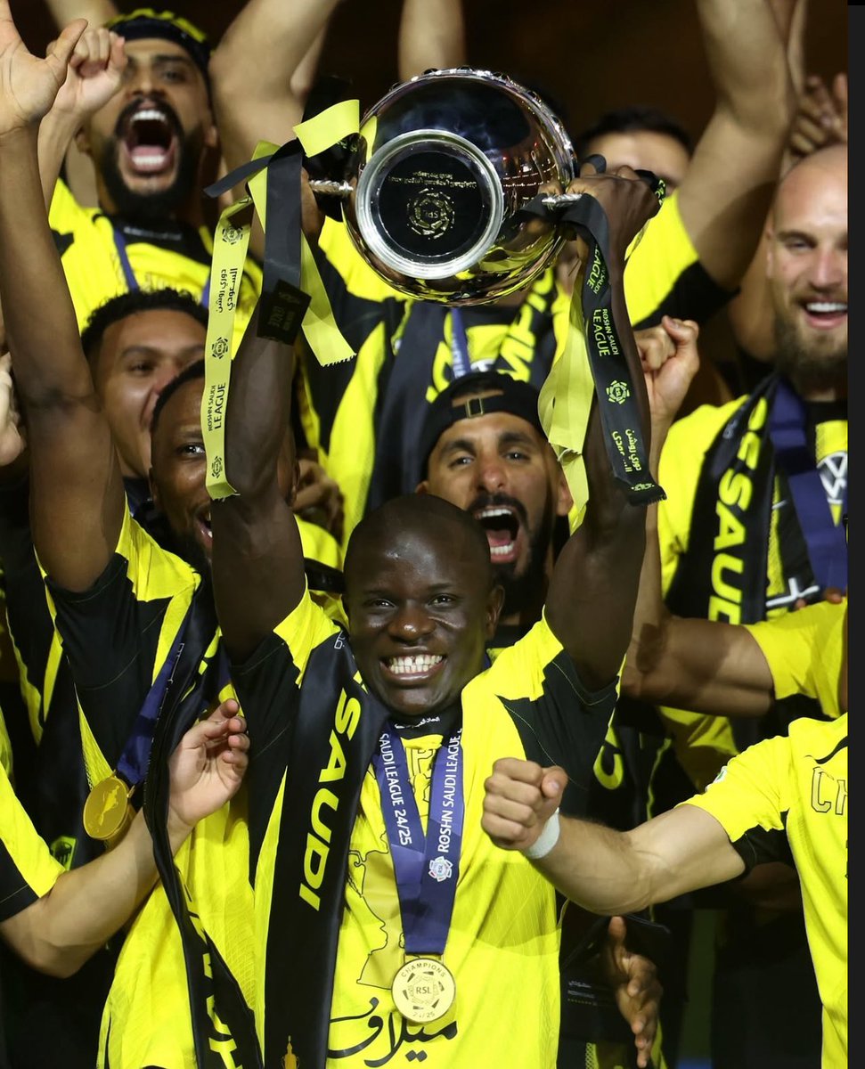 totti1822's tweet photo. Merci et bon vent N’GOLO KANTÉ. Le peuple de ittihad n’oubliera jamais
#ittihad https://t.co/gNcNVgMRET