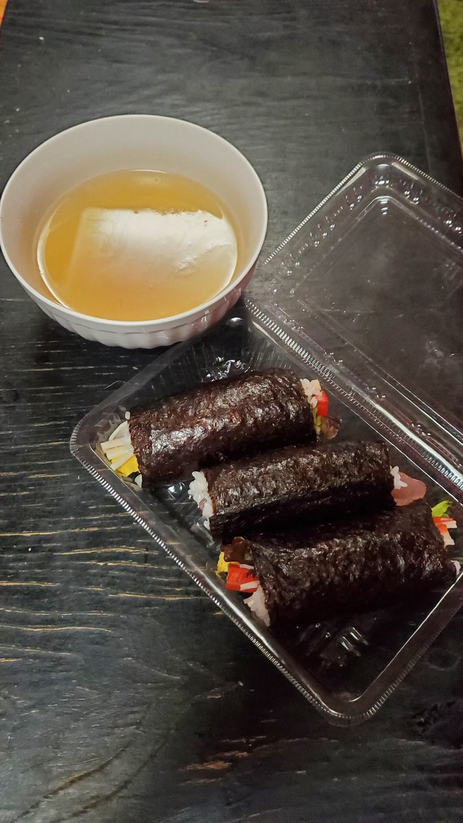 LOFTTERU2's tweet photo. 頂き物😊
#おうちごはん 
#恵方巻き
#そば湯 https://t.co/9uKE3r7sj0
