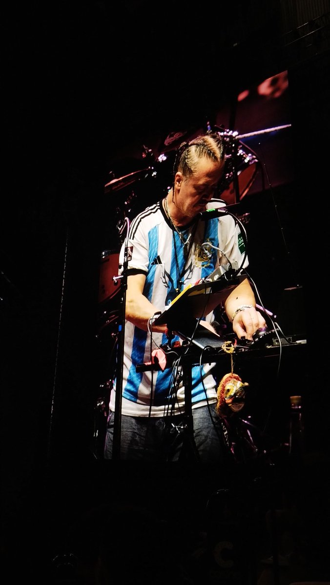 ickyvic_'s tweet photo. Mike Patton sos lo más grande que hay 🥹🖤 https://t.co/0mnQuG73PZ
