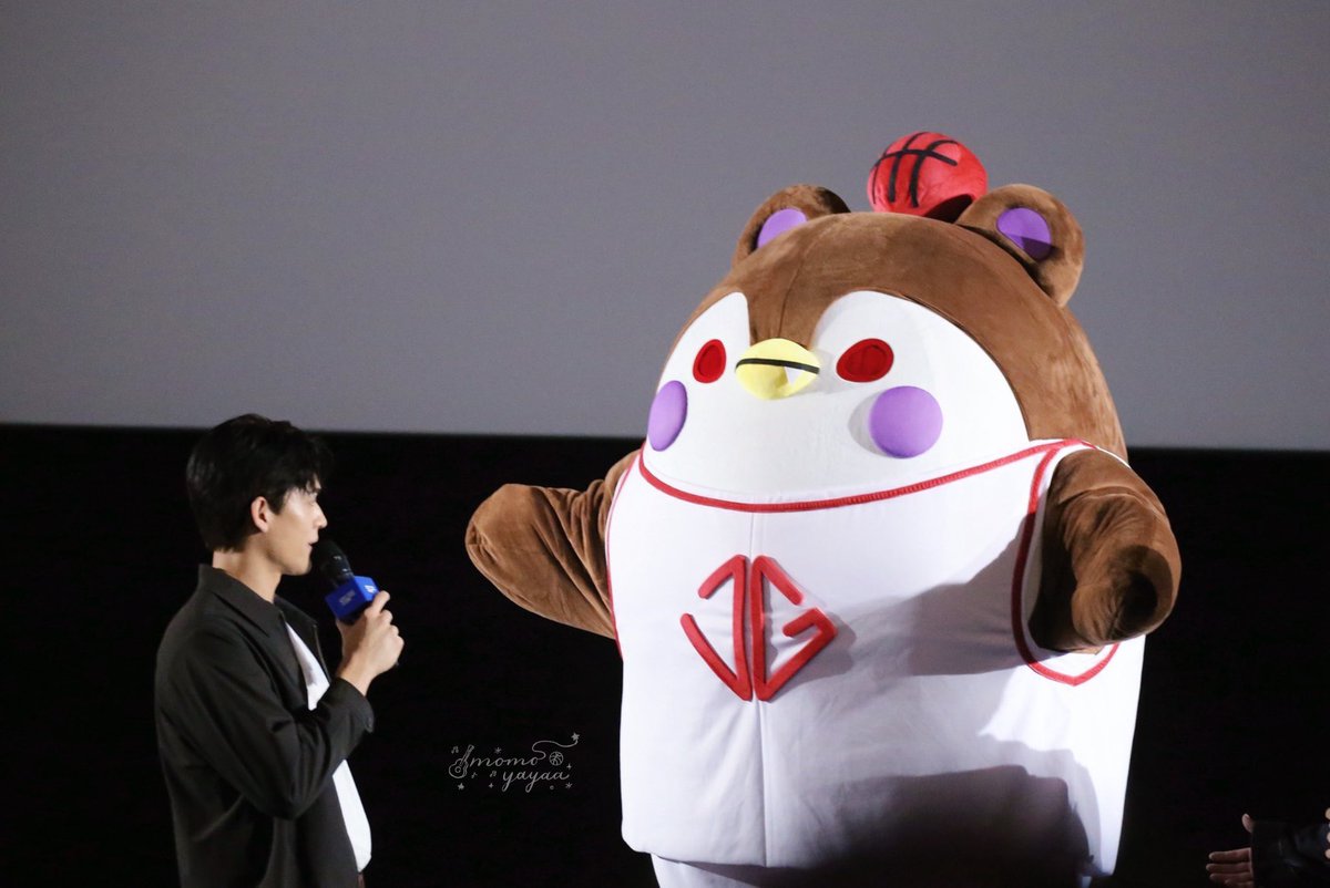 j2728g's tweet image. ตัวใหญ่กว่าพ่อ แต่อ้อนพ่ออุ้ม โครตน่ารัก 🥹🫂