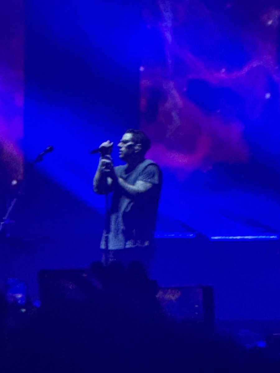 ElChangou's tweet photo. matt shadows = deathbat https://t.co/XzyPUNHA1R