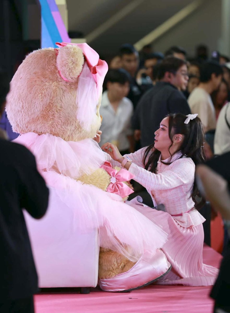 หากเราได้เจอกัน เสียงหัวใจของเราจะเหมือน หรือต่างไป
แต่มันคงไม่สำคัญ เพราะฉันพร้อมจะเคียงข้างเธอไม่ไปไหน

ฉันรัก เธอแล้ว ทั้งใจ ฉันรักเธอ..💗

#butterbear #ด้อมน้องเนย 

📸 พ่อหมีโน๊ต 🙏🏻