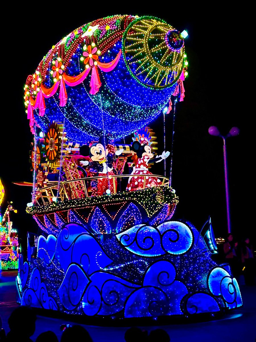 ねおあぽツアーお疲れ様会！ ご褒美ディズニーランドっ🏰✨️ ミニー