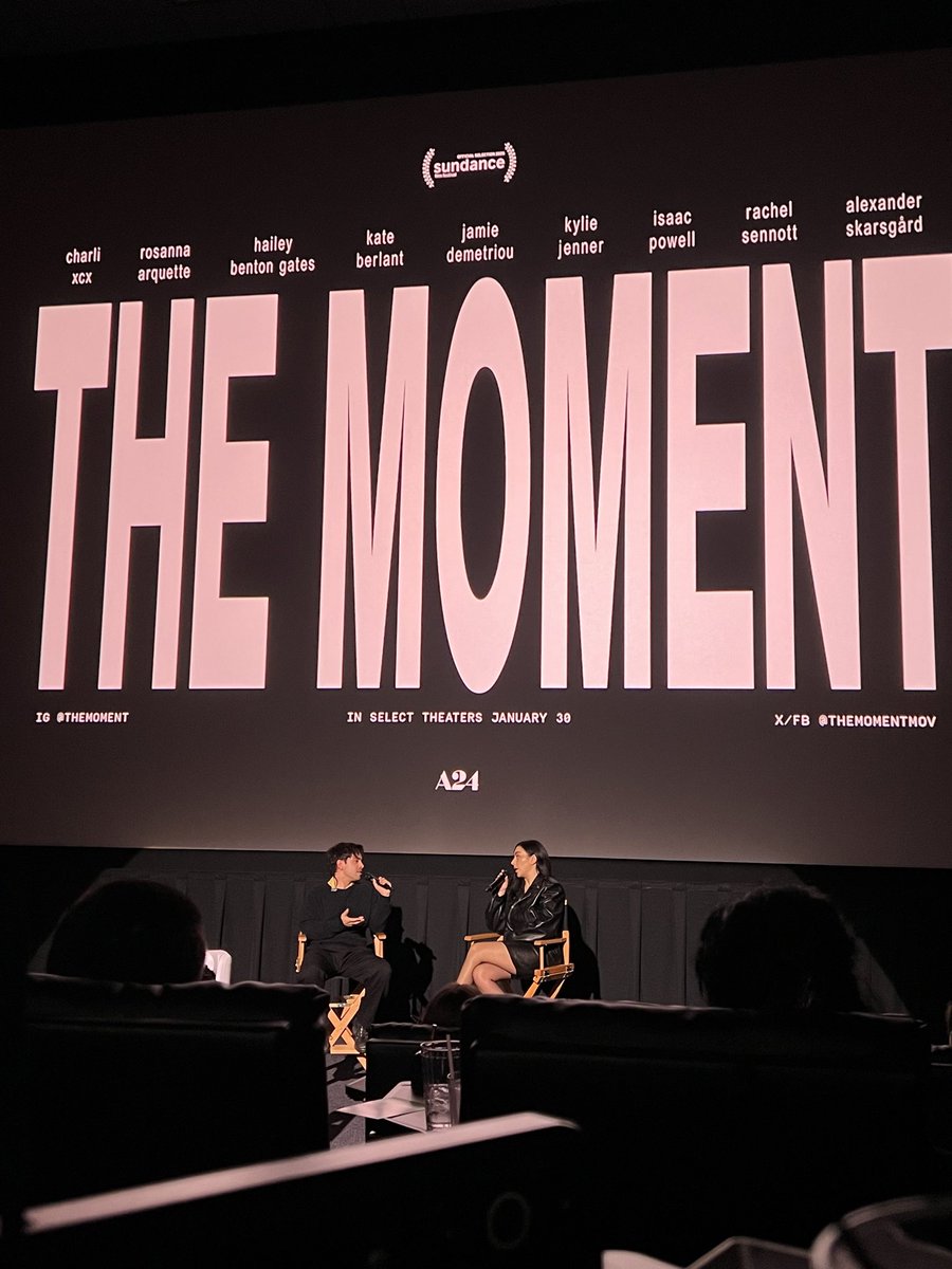 kris ✰ tweet media