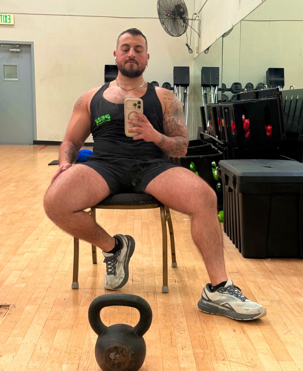 tu_favorito_habibi tweet media