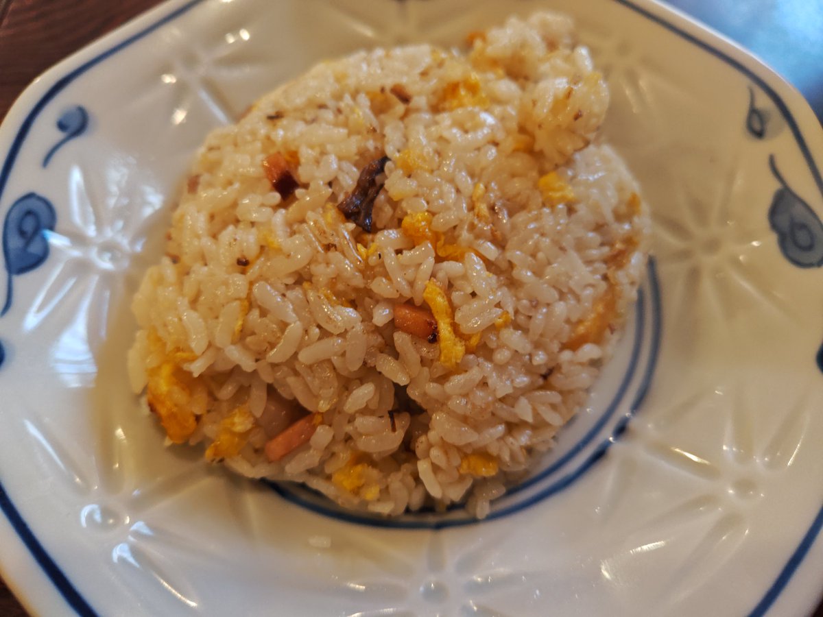 大宮公園、一龍さん、本日のランチA（ラーメン・半チャーハン）。どちらも見た目通りの味。こういうのでいいんです。古き善き町中華の半チャンラーメンは、関東らしい食文化だと思います。