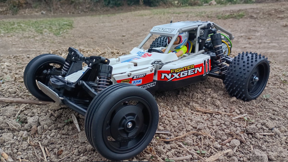 521Yuzo's tweet photo. DT-04 NXGEN ついに完成🙌
ボディカラーもノーマルデカール使ってトリコロールに
リヤにアルミのアンダーガードを追加したくらいのフルノーマル🍀
オイルダンパーの動きが超気持ち良く
40分ほど夢中で走らせてました🙆
最高のアイテムを手に入れました👍
#タミヤ
#TAMIYA
#DT04
#NXGEN
#ラジコン https://t.co/zvHrHmjaaU
