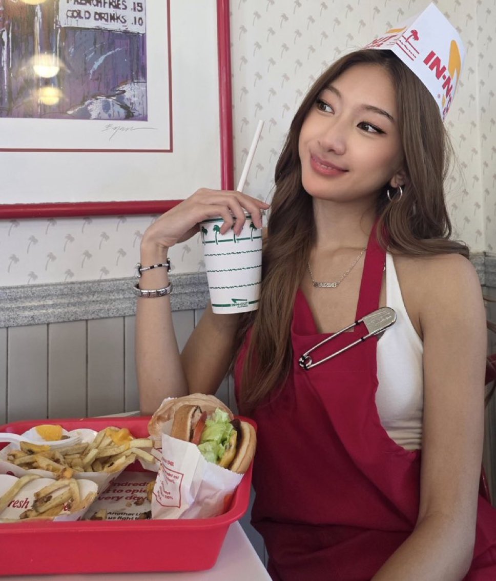 no na (@nonawav) on Twitter photo 