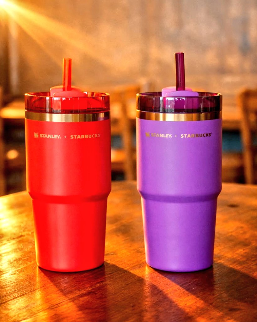 JoHu_Run's tweet image. Hace algunos años, hubieran sido mi "must", aun ahora, sigo creyendo que se ven de lujo... pero las prioridades cambiaron.

(Aunque no sea rojo rojo ni morado morado.) 😋

#TuesdayTexts 
#RedPurple 
#Starbucks