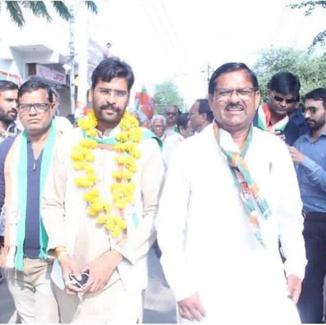 पूर्व -मंत्री सांसद ,विधायक,CWC सदस्य उदयपुर देहात जिला कांग्रेस कमेटी के अध्यक्ष आदरणीय श्री रघुवीर सिंह जी मीणा को जन्मदिन की अनंत शुभकामनाएँ ।।
<a href="/RaghuveerMeena_/">Raghuveer Singh Meena</a>