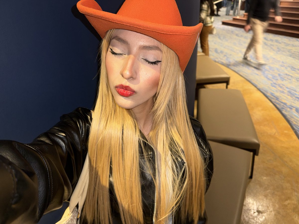 RubyValdezzz's tweet photo. 🧡 https://t.co/odWZiCYnFb