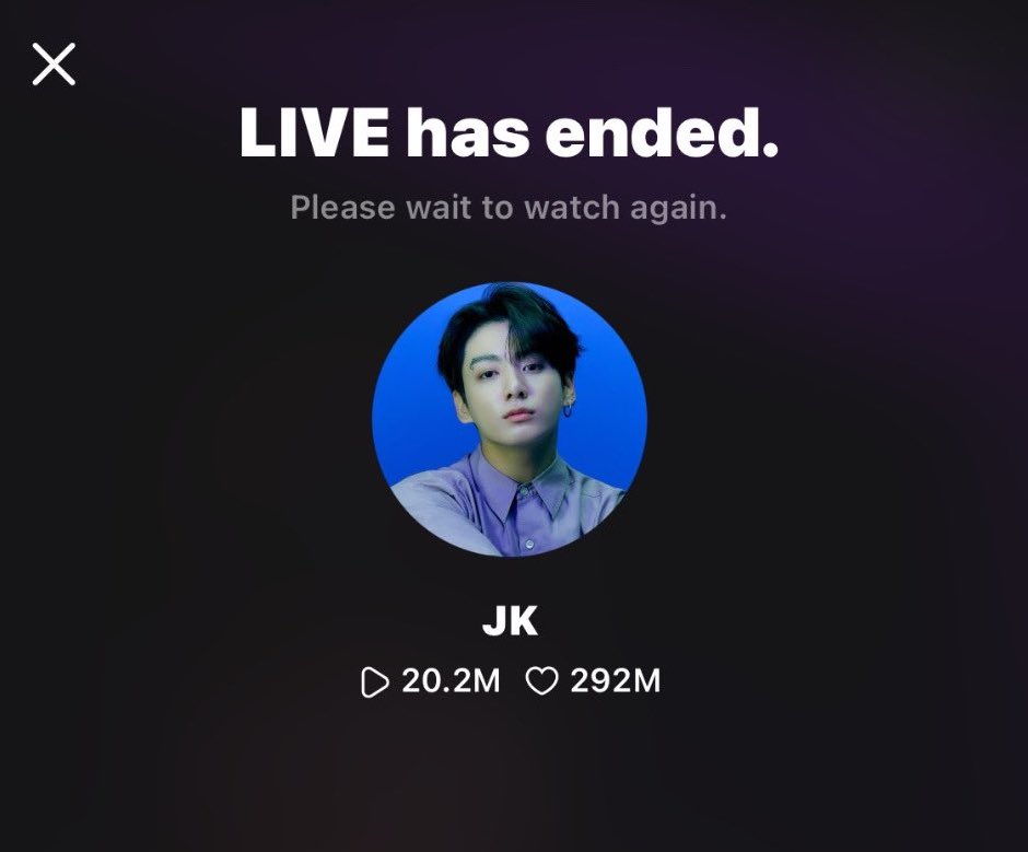 thvsarts's tweet image. jungkook ended this flop award show lmaooo