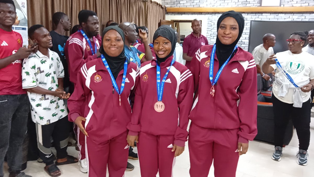 lautechofficial's tweet photo. Presentation of medals to Ladoke Akintola University of Technology, Ogbomoso Athletes to the Unijos 2025 NUGA games by The Vice Chancellor, Prof. Rasaq Olatunde ROM Kalilu

Link https://t.co/k11Sh6UmKA

Hastags #lautech #unijos #nuga #2025 https://t.co/sMEyebhYIq