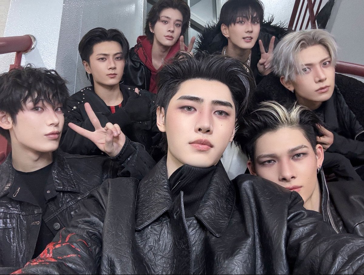 hourly_sh's tweet image. the saga continues ♡