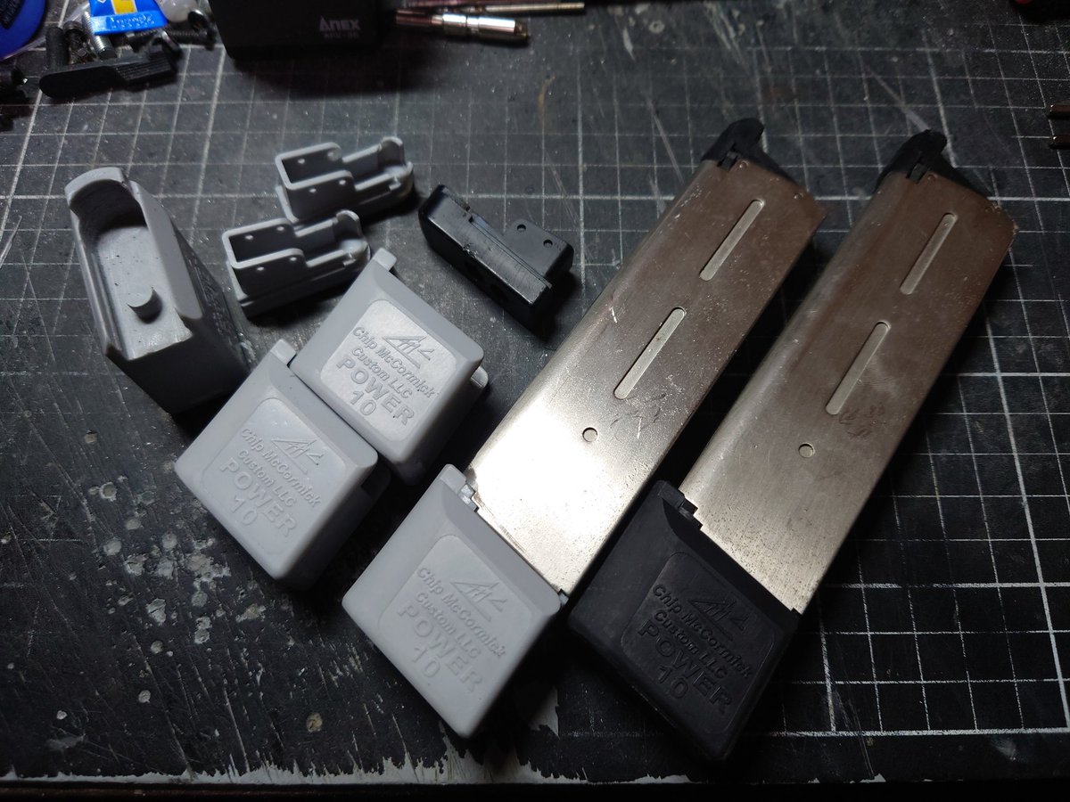 Daves_craft's tweet photo. 【告知】
 #Daves_craft
東京マルイ MEUマガジン専用
ChipMcCormick実物型取り 
10rdダミーマグバンパー

実物10rdマグバンパーをMEUマガジンに合わせ加工した物をシリコンにて型取り。
レジンキャストで複製した物です。
ツリーに詳細続きます。 https://t.co/w2Bzh1Zf6I