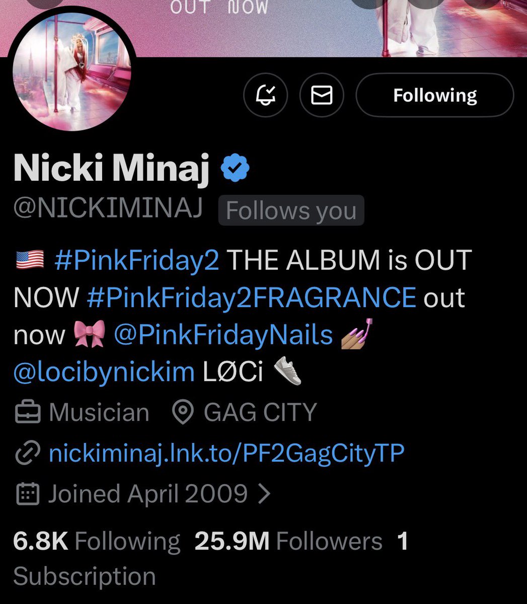 officer_Lew's tweet photo. BREAKING🚨: @NICKIMINAJ officially at 25.9 MILLION followers! She pulled in more than 200,000 new followers in just the last day. Numbers DONT LIE‼️📈📊 https://t.co/AV6DNGFbgA