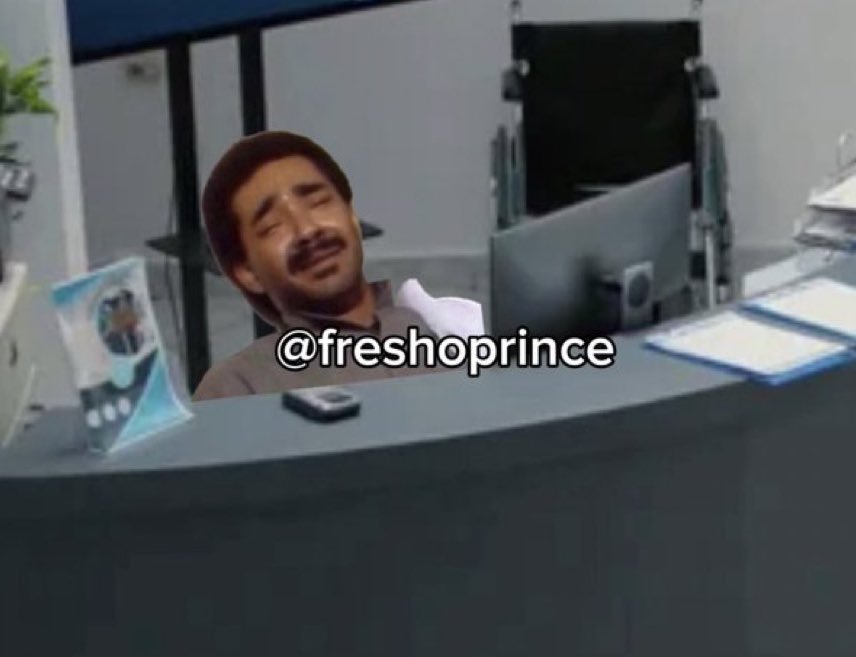 FreshoPrince's tweet photo. - شفيك ؟
- من الحين شايل هم الدوام برمضان https://t.co/klRIHq24I0