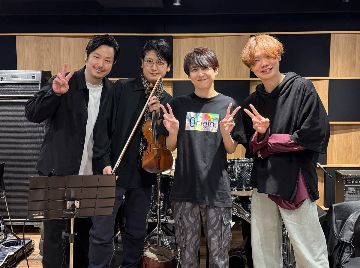 昨日『#そよぎEXPO』生演奏パート
初リハーサルを #Shikinami さんと行いました🗣️

デュエット3曲＆朗読劇＋α🎹

ギター・ヴァイオリン・ピアノの音色が
最高に心地よかったです🎻

3月8日、ぜひ会場で「生」を体感してください！
お楽しみに🎸

一般先行チケットは明日まで⚠️
soyogi-fractal.com/special/soyogi…