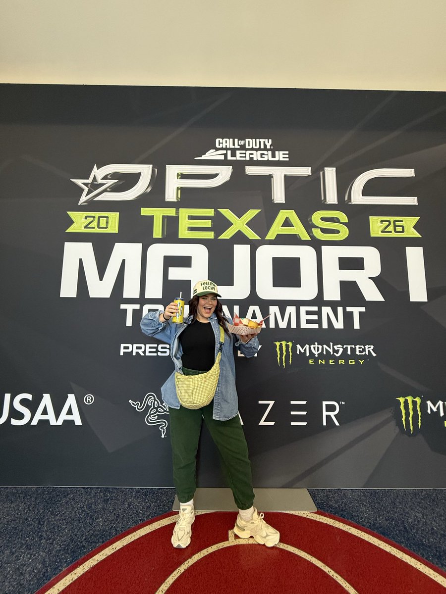 zellybug2's tweet photo. First time at a Major and wow… Texas OpTic Major 1 2026 was INSANE. The energy, the crowd, the matches—such a fun, exciting experience I won’t forget 💚 @JeremyClip https://t.co/jtsYgggTXS