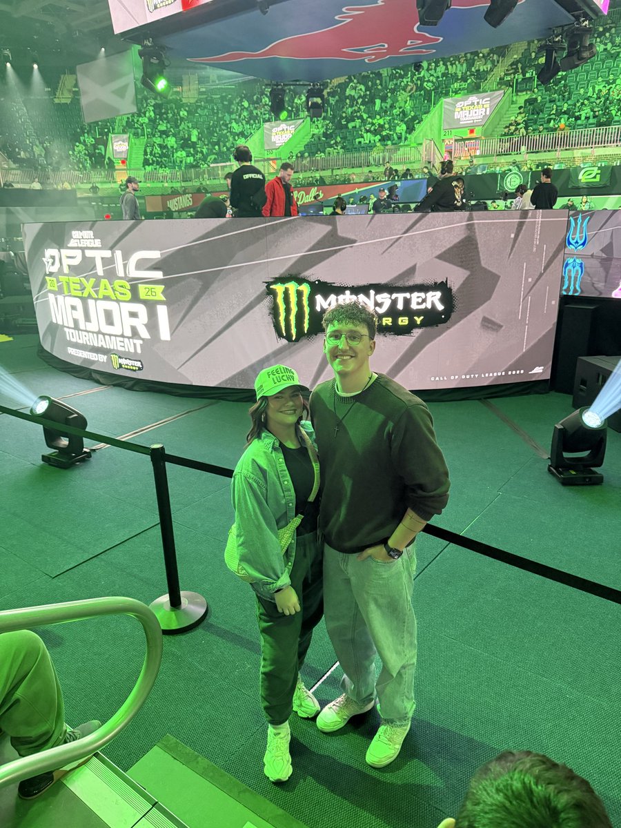 zellybug2's tweet photo. First time at a Major and wow… Texas OpTic Major 1 2026 was INSANE. The energy, the crowd, the matches—such a fun, exciting experience I won’t forget 💚 @JeremyClip https://t.co/jtsYgggTXS