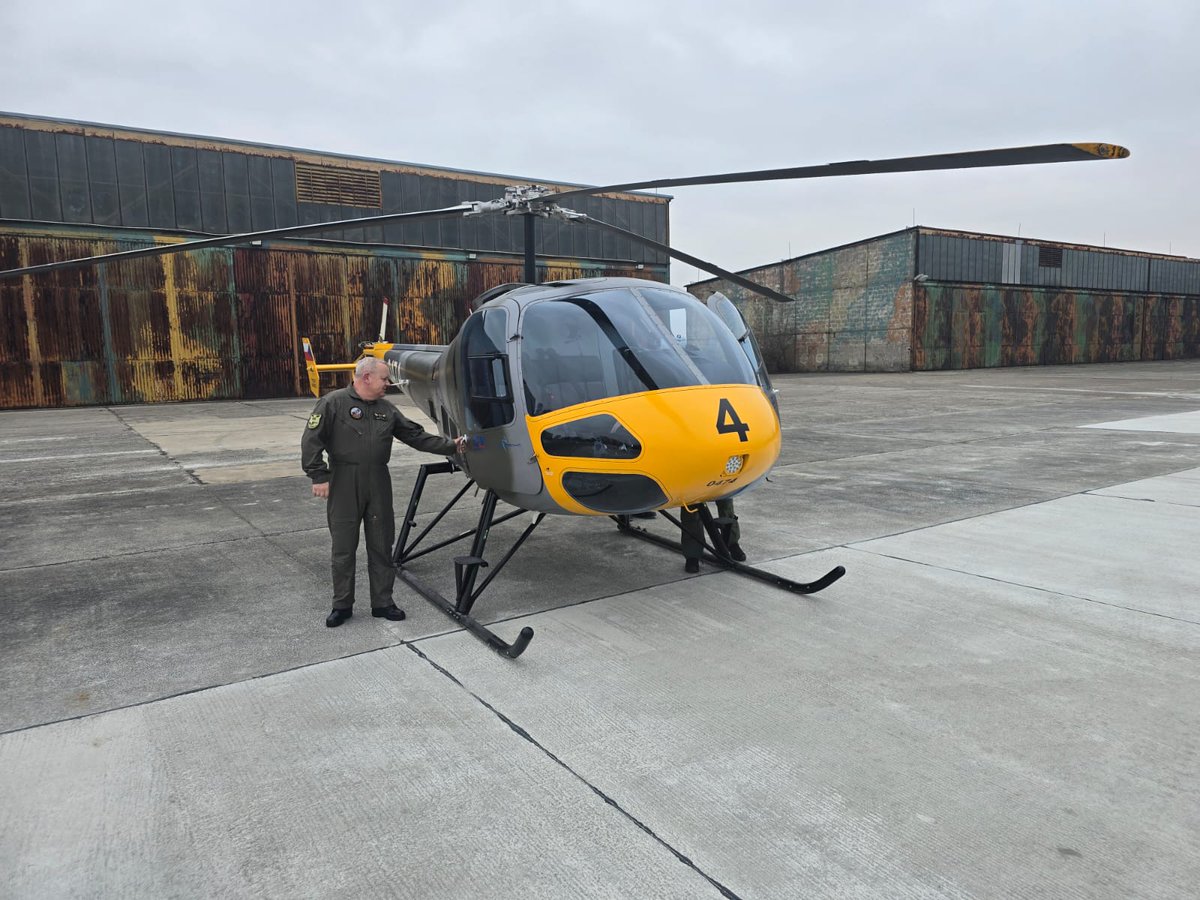 Aerofacility_O's tweet photo. 総飛行時間15,000時間を達成!
チェコ共和国国防省が運用するエンストロム・ヘリコプター機隊が本日、この節目を記録しました。機体番号0474が15時27分にプジェロフへ着陸し達成しました。
#エンストロム
#Enstrom
#480BElite
#480B
#ヘリコプター https://t.co/DmocJTE0Ls